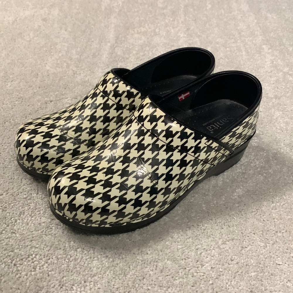 sanita danish clogs